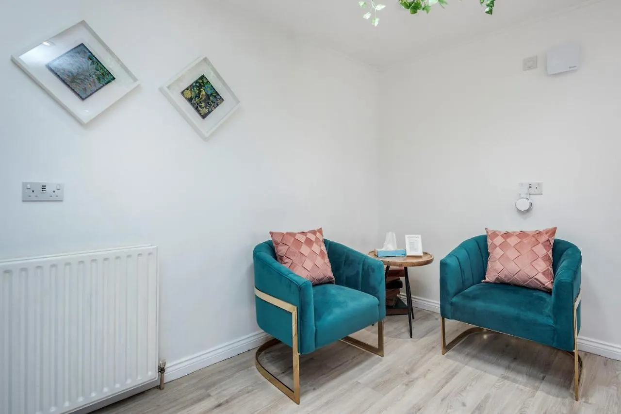 Large Penthouse By Damask Homes With Parking Redbridge United Kingdom